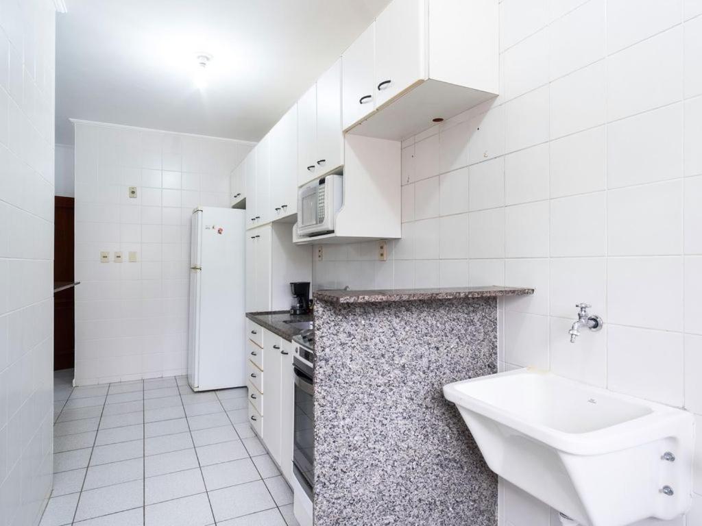 Apartamento Espacoso Com Ar Condicionado E Wi-Fi, A 100 Metros Da Praia - Edificio Estoril Убатуба Экстерьер фото